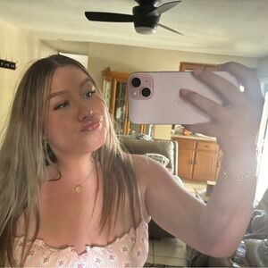 Meet your Posher, Kayla